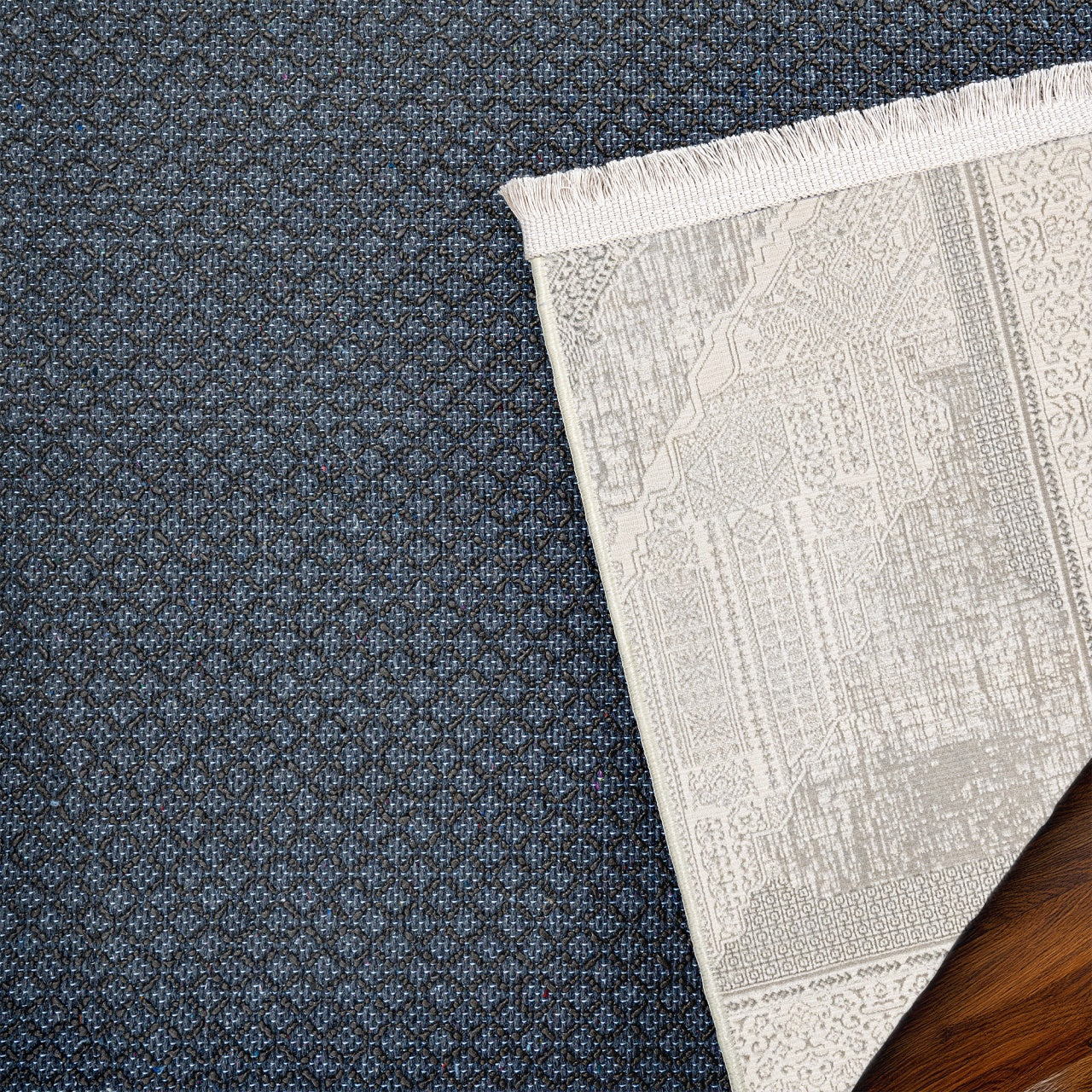 Beyaz Gri Eskitme Göbekli Halı - Yıkanabilir - Kaymaz Taban - Pati Dostu