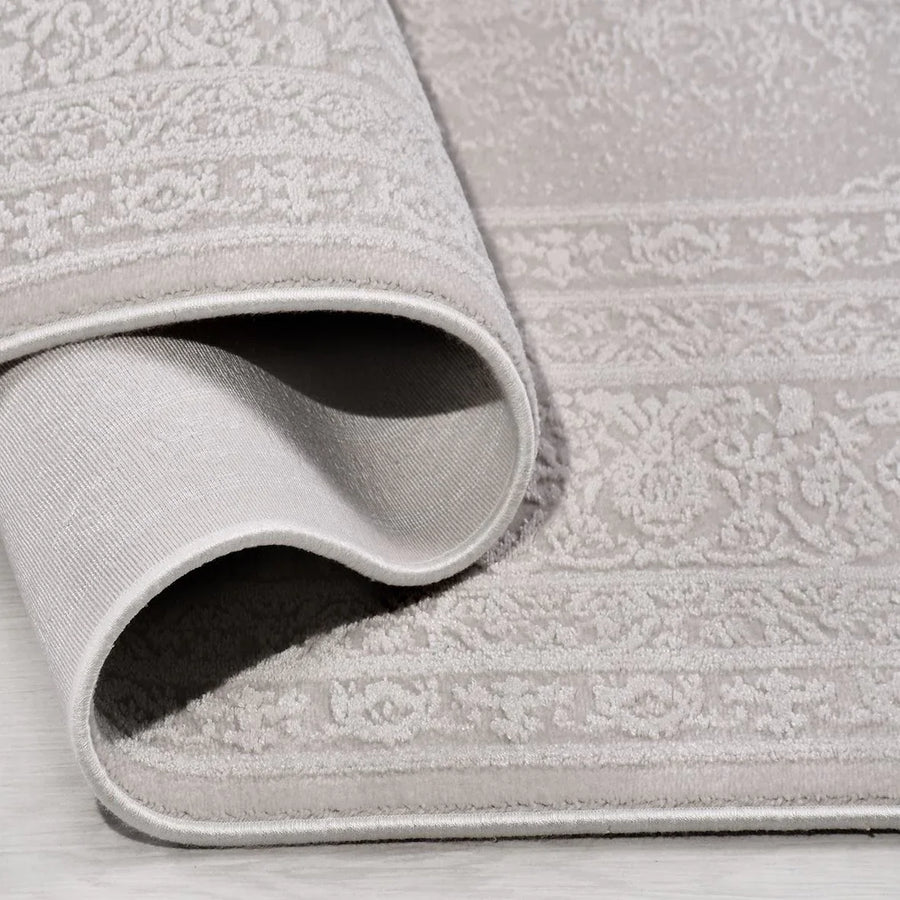 Light Grey Classic Medallion Area Rug – in the living room