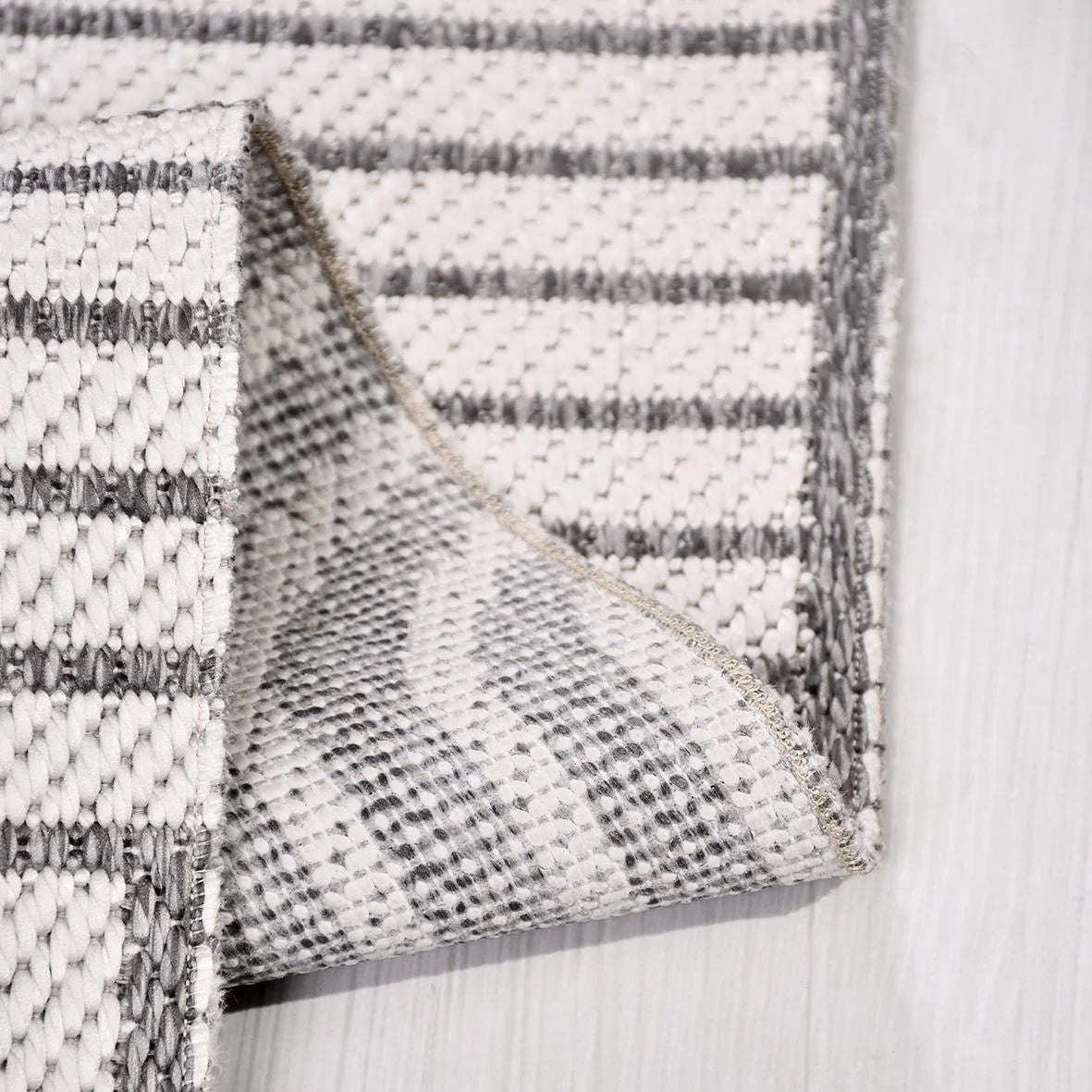 Krem Dokulu Geometrik Triko Halı - Pati Dostu - Toz Vermez