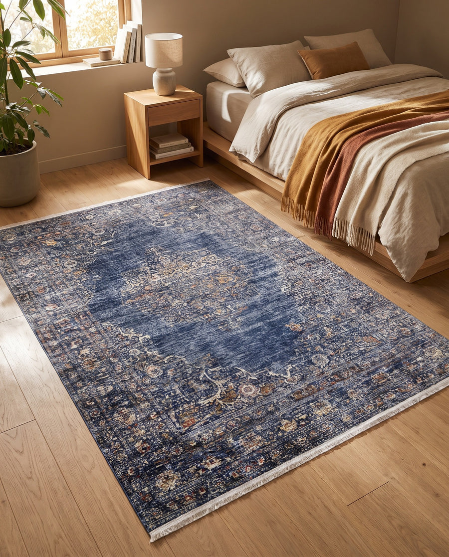 Outlet Dijital Baskı Halı Bej - Mavi Klasik Madalyon Desenli 160x180 cm - oda içinde görünüm (AI destekli görsel, gerçek ürün deseni) [mockup:15410603458874]