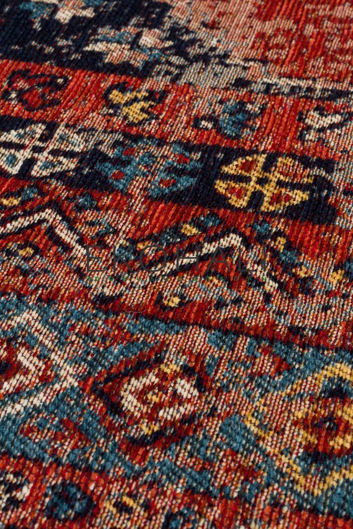 Ludor Kırmızı Lacivert Etnik Desenli Eskitme Görünümlü Kilim – detay görünümü
