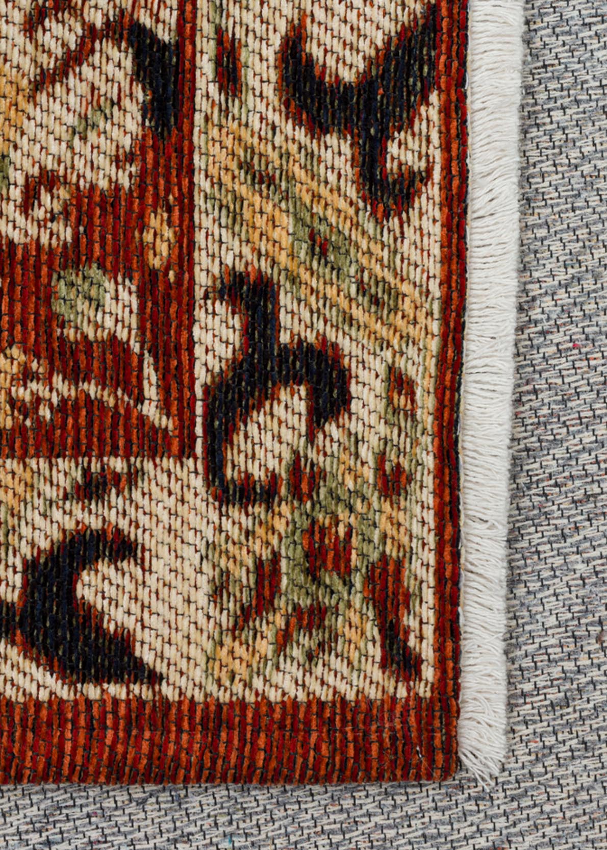 Ludor Kırmızı Siyah Geometrik Desenli Klasik Kilim – kenar detayı