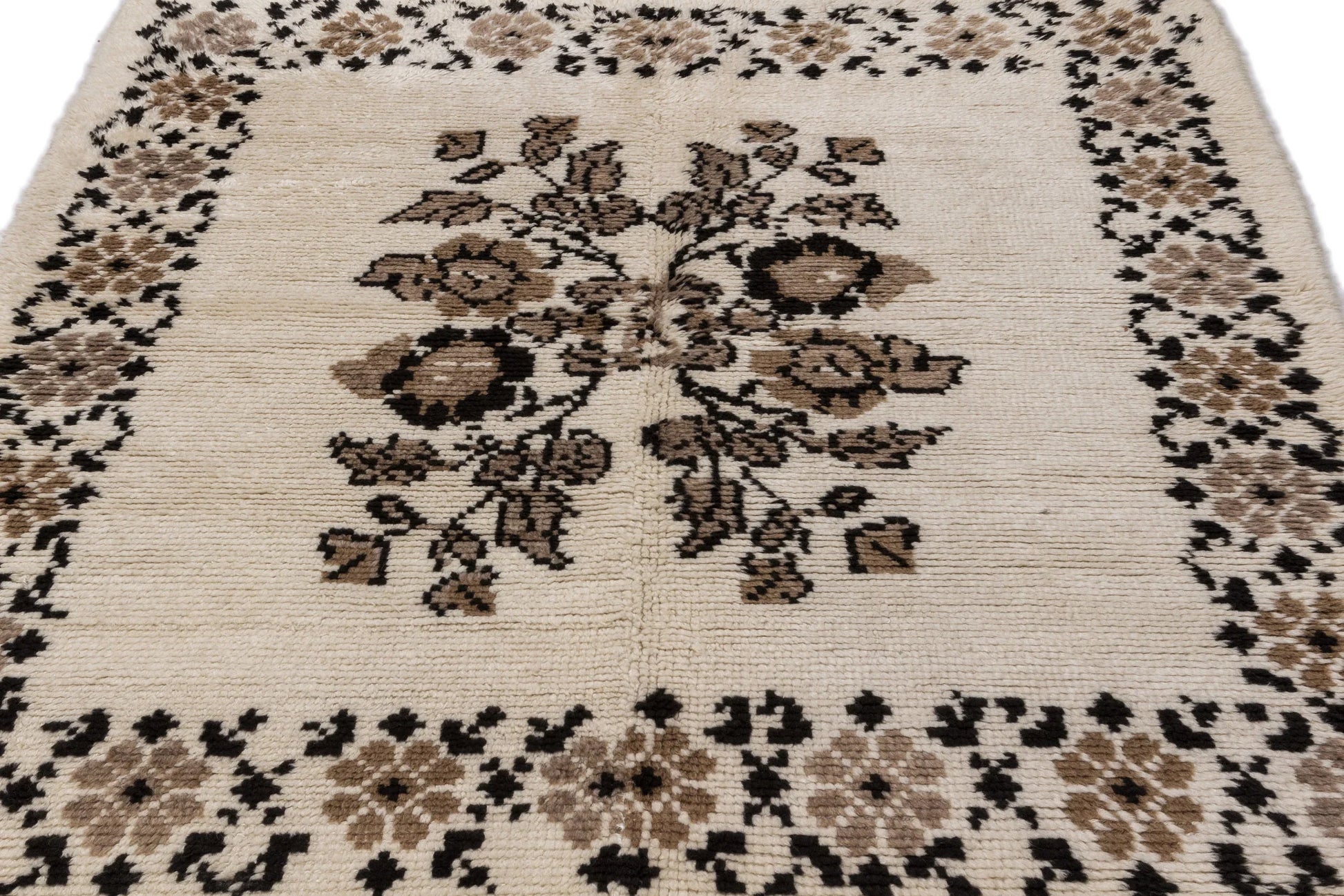 Bej Anadolu Çiçekli Yün Halı 170x215 - Özel Seri