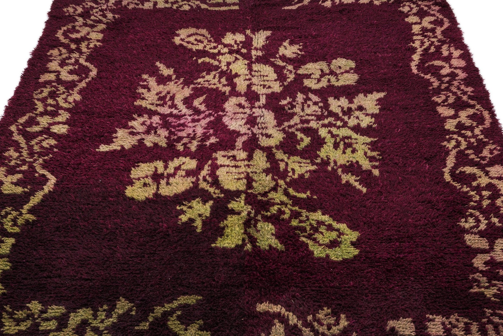 Bordo Isparta Klasik Madalyonlu Yün Halı 162x240 - Özel Seri