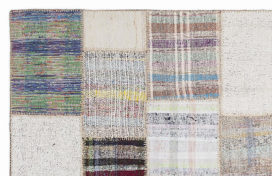 Cream & Blue Hand-Woven Wool Rug with Geometric Design 160x230 cm – in the hallway