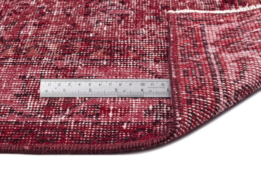 Red and Grey Abstract Hand-Knotted Wool Rug 159x287 cm (5'3" x 9'5") – in the living room