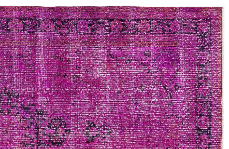 Handgeknüpfter Orientteppich in Pink mit Medaillon 171x285 cm – im Wohnzimmer
