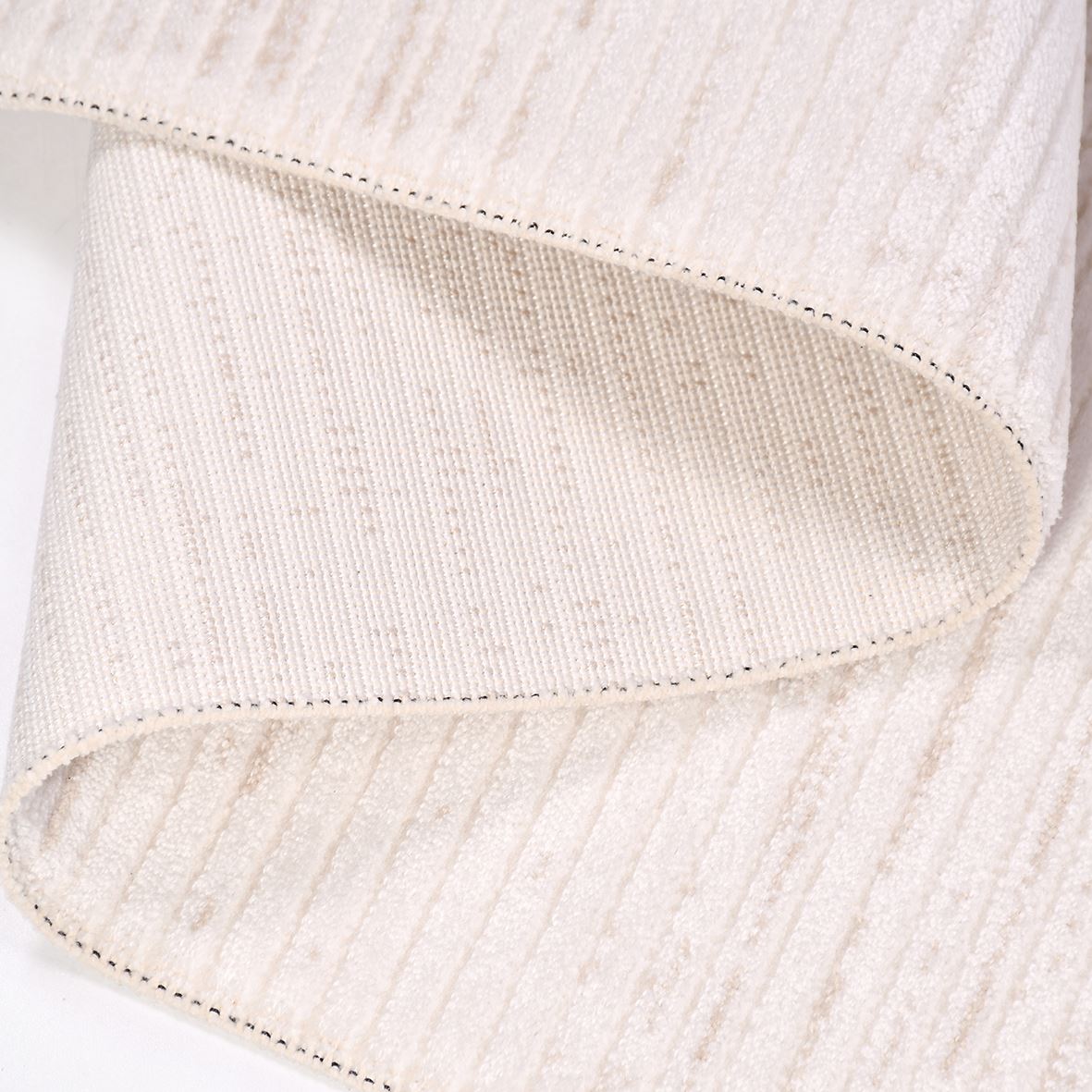 Maggie Beyaz Çizgili Akrilik Makine Halısı Crea