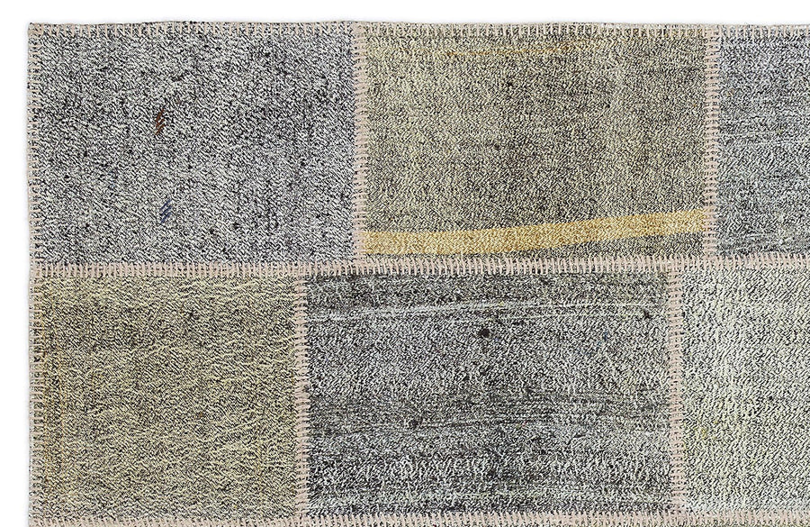 Moderner handgewebter Kelim in Grau und Beige 160x230 cm – im Wohnzimmer