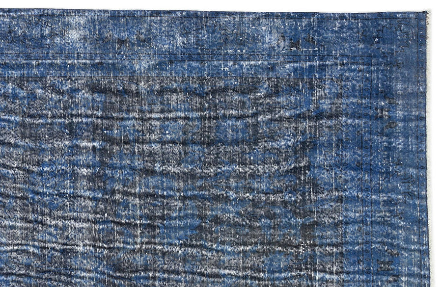 Modern Abstract Rug in Indigo Blue & Grey Wool 175x327 cm (5'9" x 10'9") – in the living room