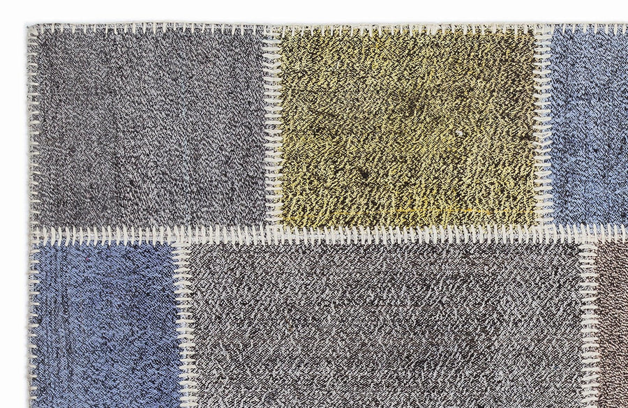 Grey and Blue Geometric Hand-Woven Wool Rug 120x180 cm (3'11" x 5'11") – in the living room