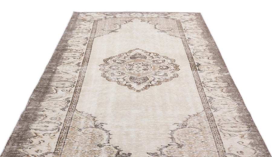 Bej Anadolu Eskitme Madalyonlu Yün Halı 173x302 - Özel Seri