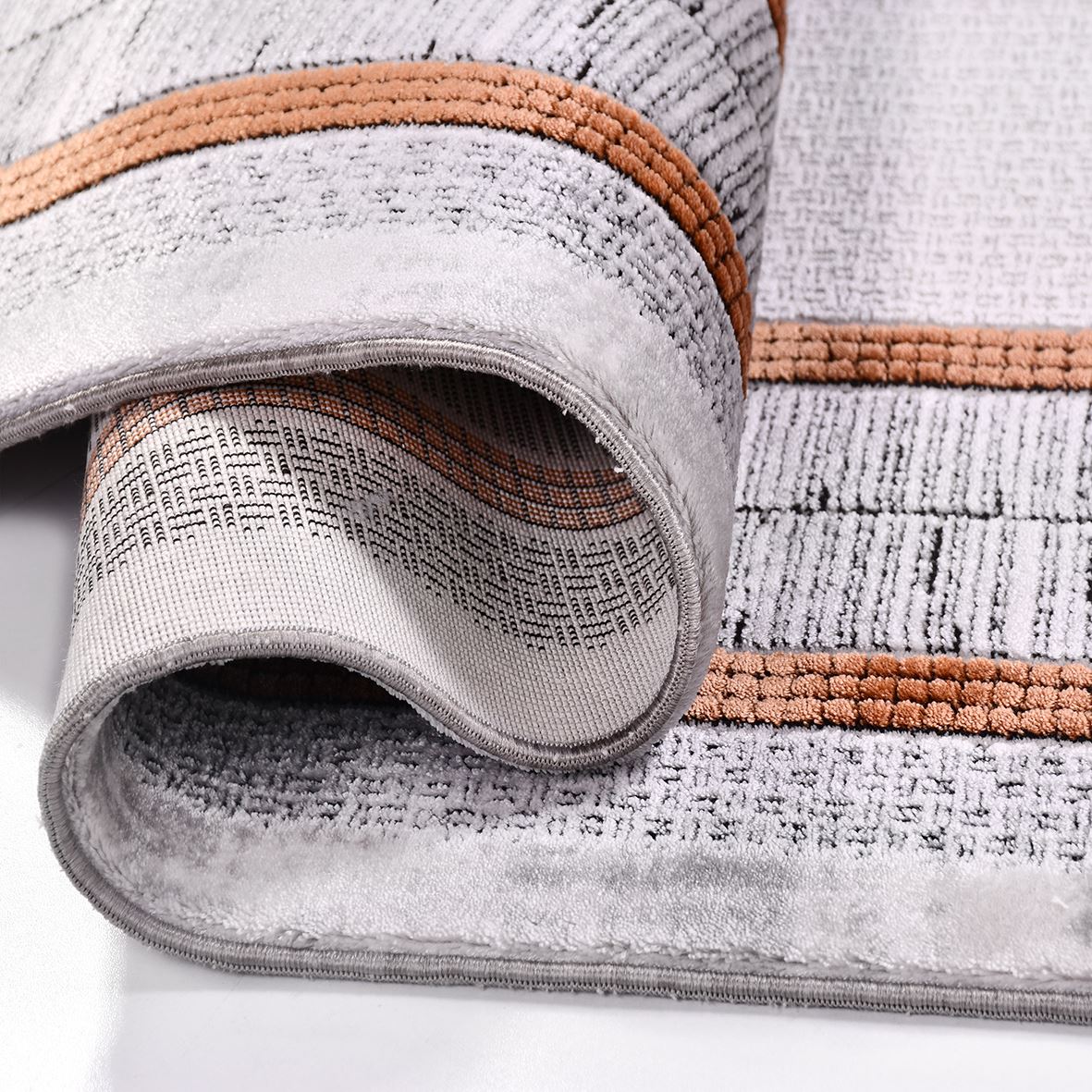 Julia Gri Çerçeveli Akrilik Triko Makine Halısı Crea