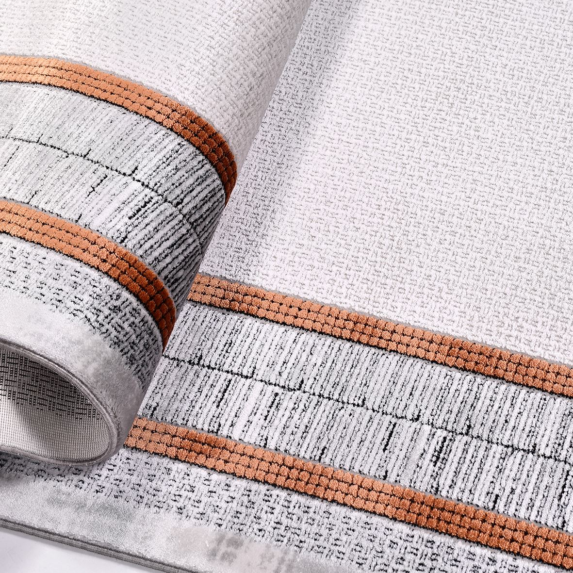 Julia Gri Çerçeveli Akrilik Triko Makine Halısı Crea