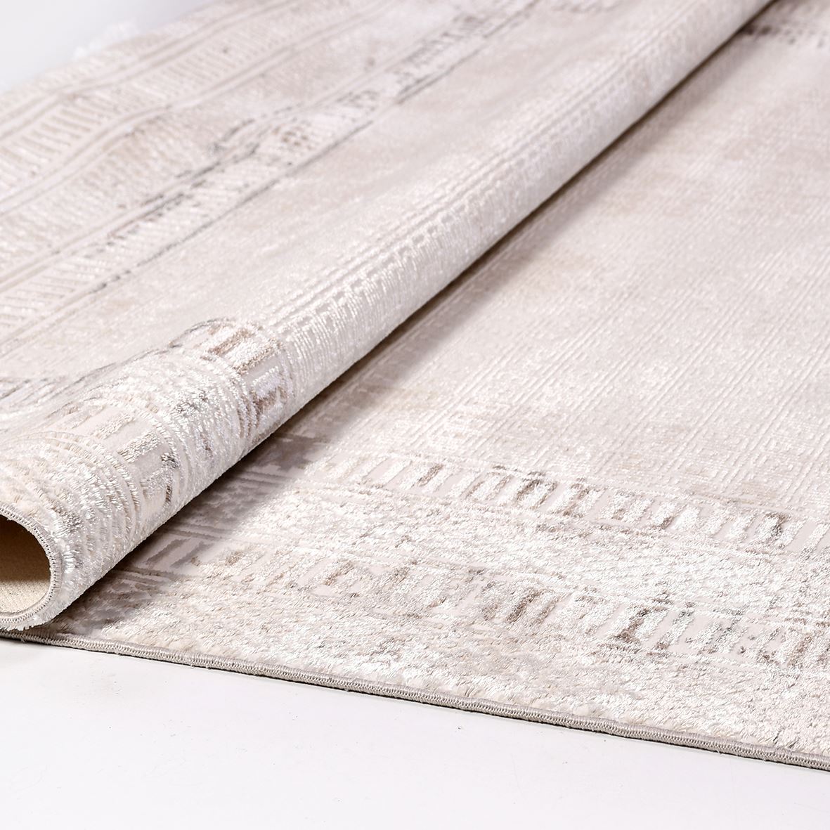 Mariam Krem Çerçeveli Polyester Makine Halısı Crea