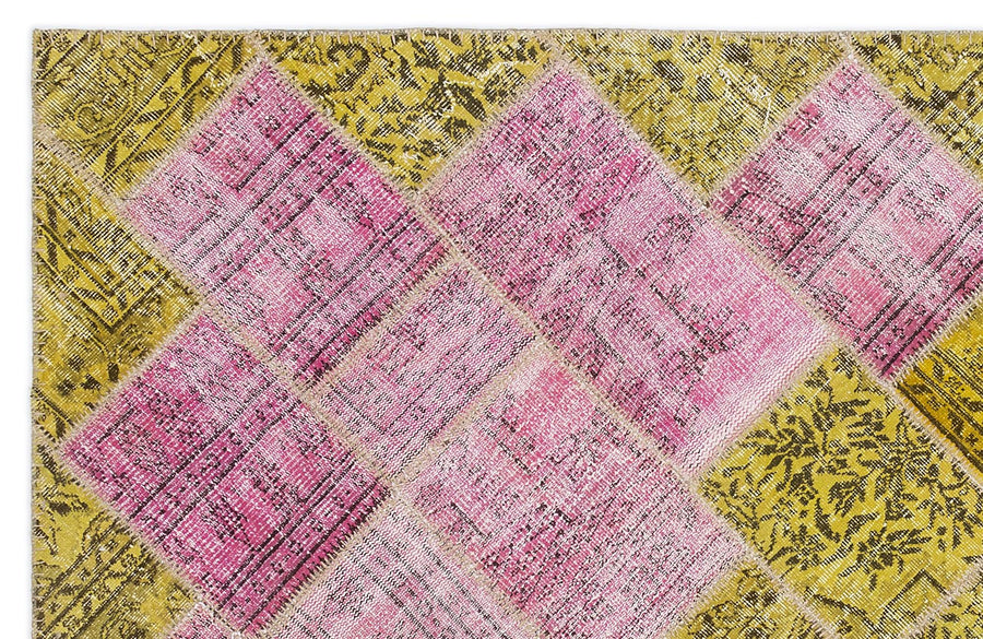 Pembe Geometrik Desenli Yün El Dokuma Halı 160x230 cm – Oturma odası kullanımı