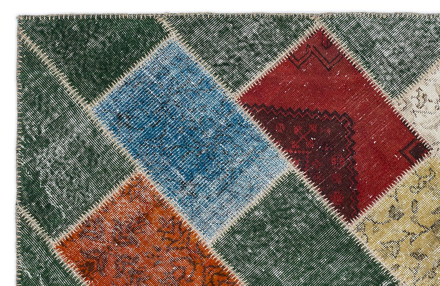 Çok Renkli Halı Geometrik Desenli Yeşil Zeminli 160x230 cm – Oturma odası kullanımı