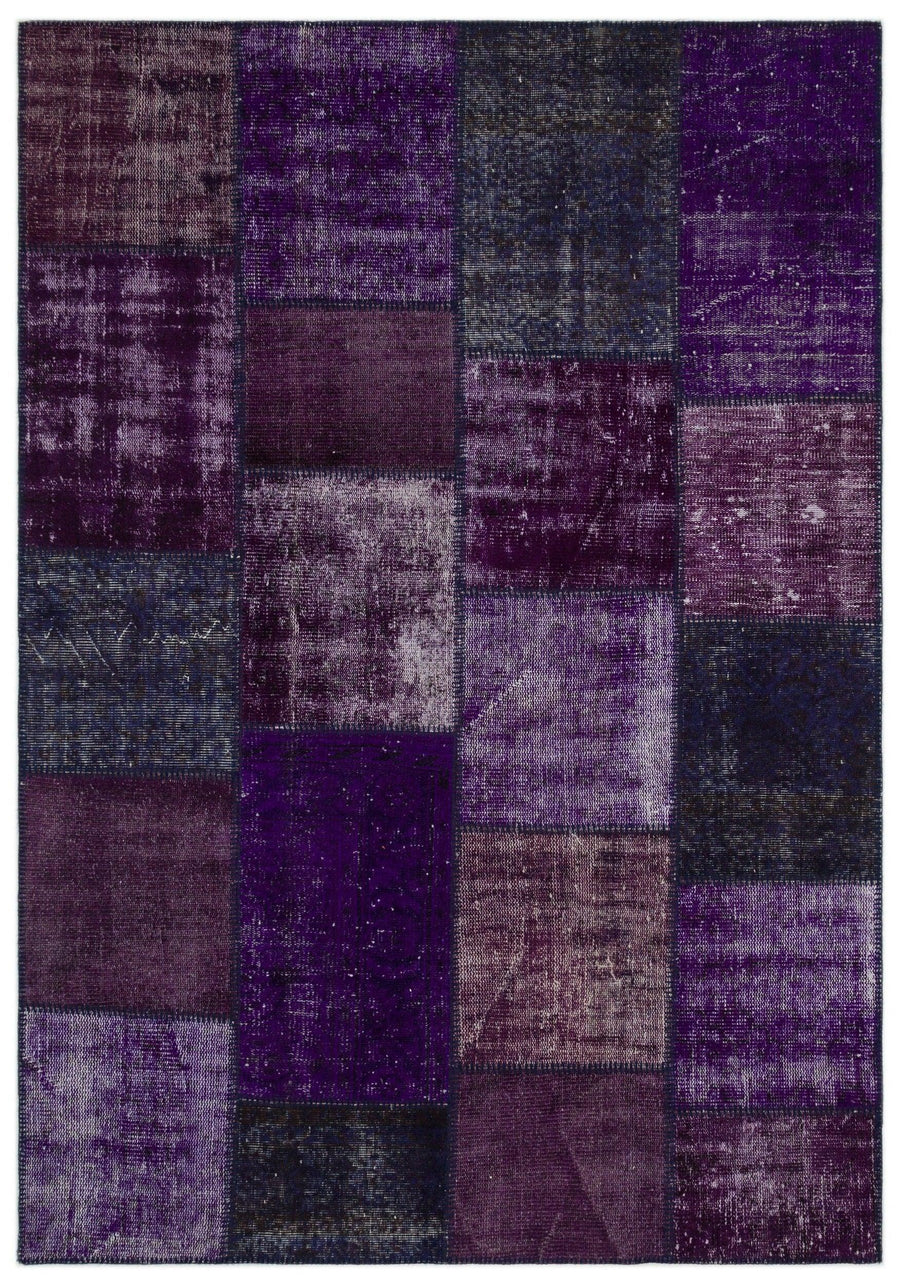Modern Geometric Wool Rug in Purple & Navy Blue 160x230 cm (5'3" x 7'7") – in the living room