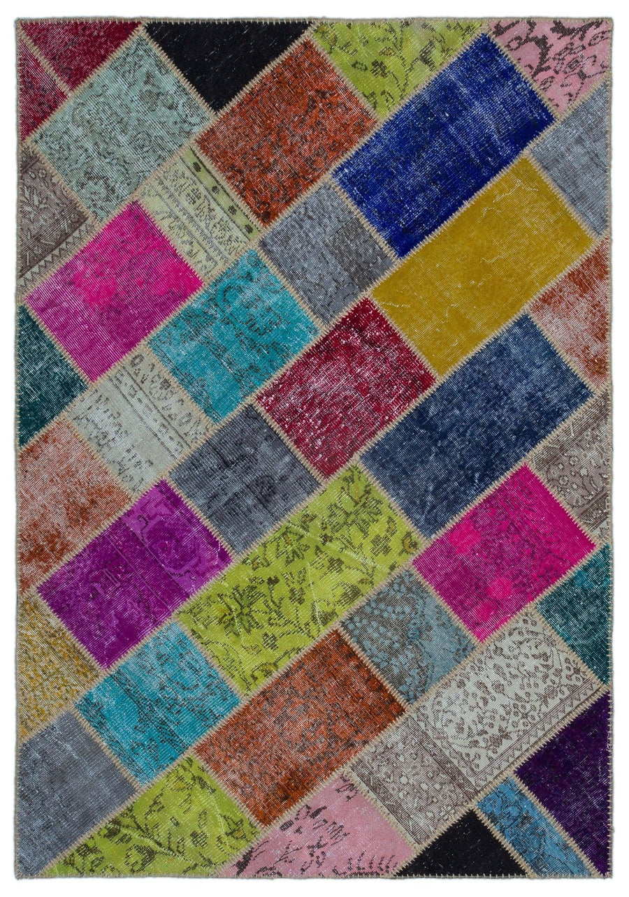 Multicolor Geometric Hand-Woven Rug with Distressed Look 160x230 cm – in the living room