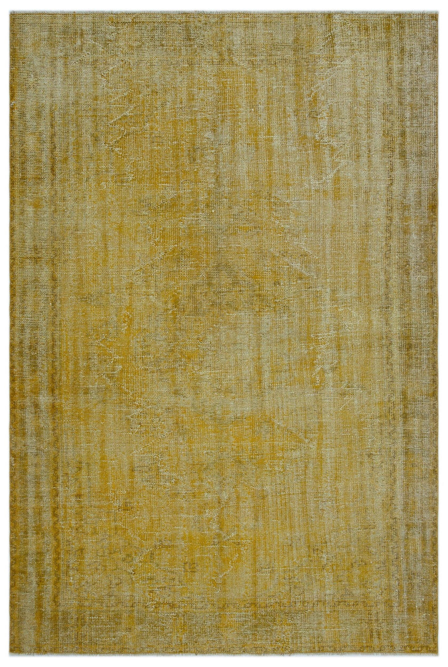 Moderner Wollteppich in Gelb & Beige mit abstraktem Muster 193x280 cm – im Wohnzimmer