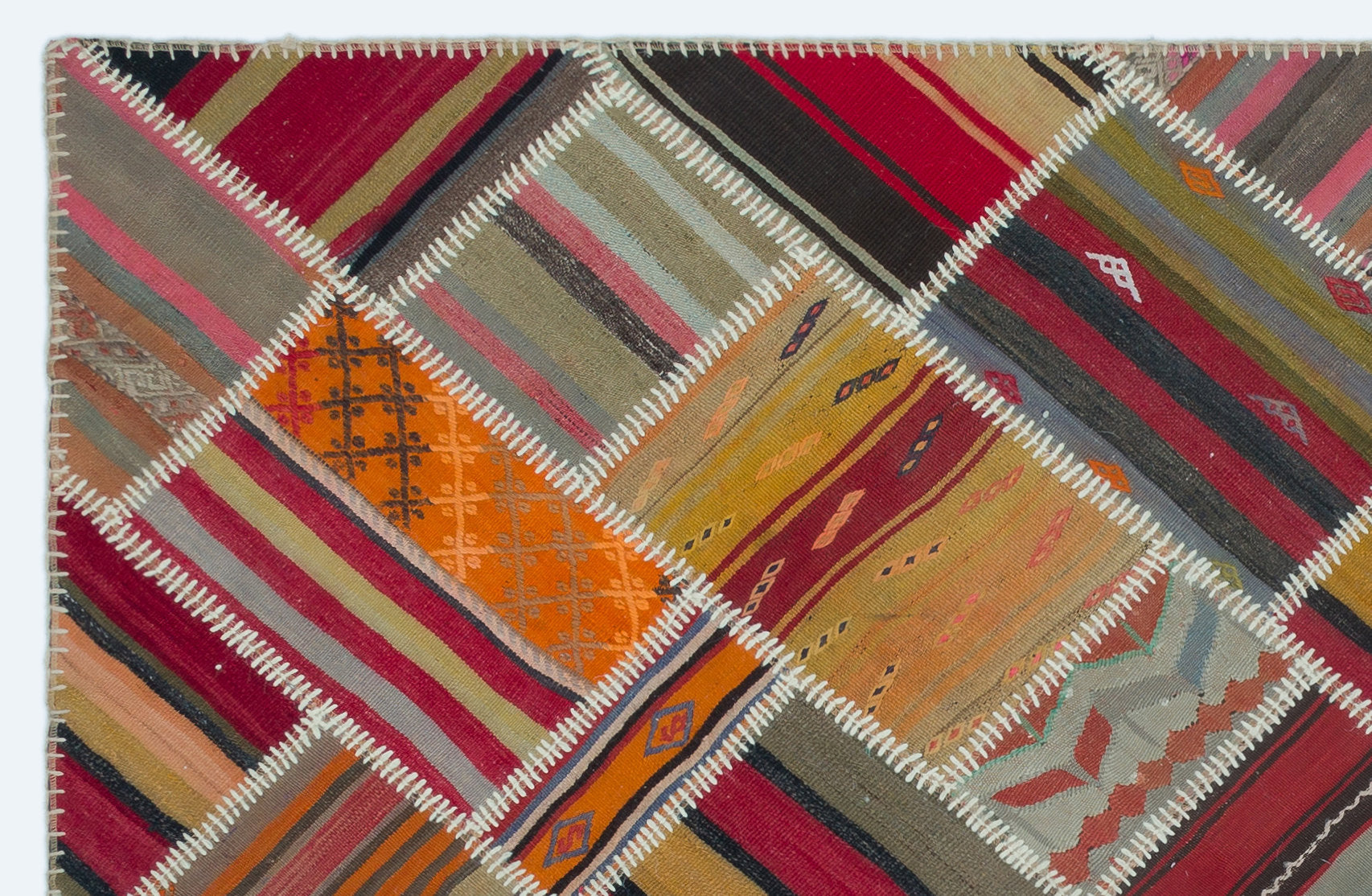 Teselya Kırmızı Eskitme Yün El Dokuma Halısı 153 x 236 Apex Unique