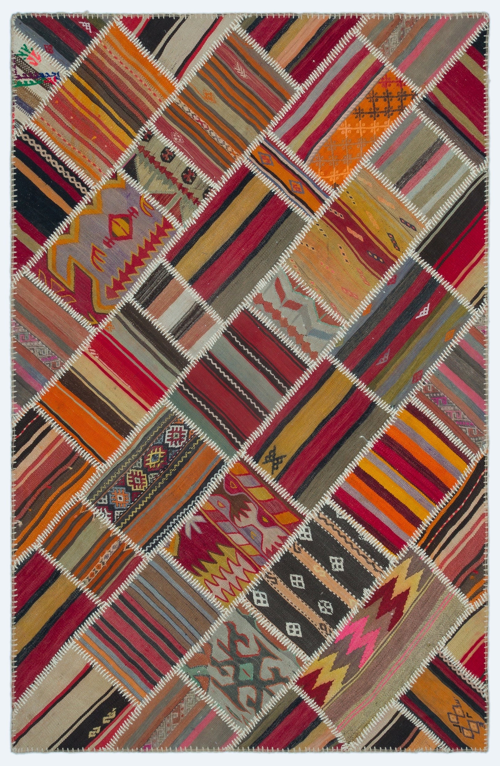 Teselya Kırmızı Eskitme Yün El Dokuma Halısı 153 x 236 Apex Unique