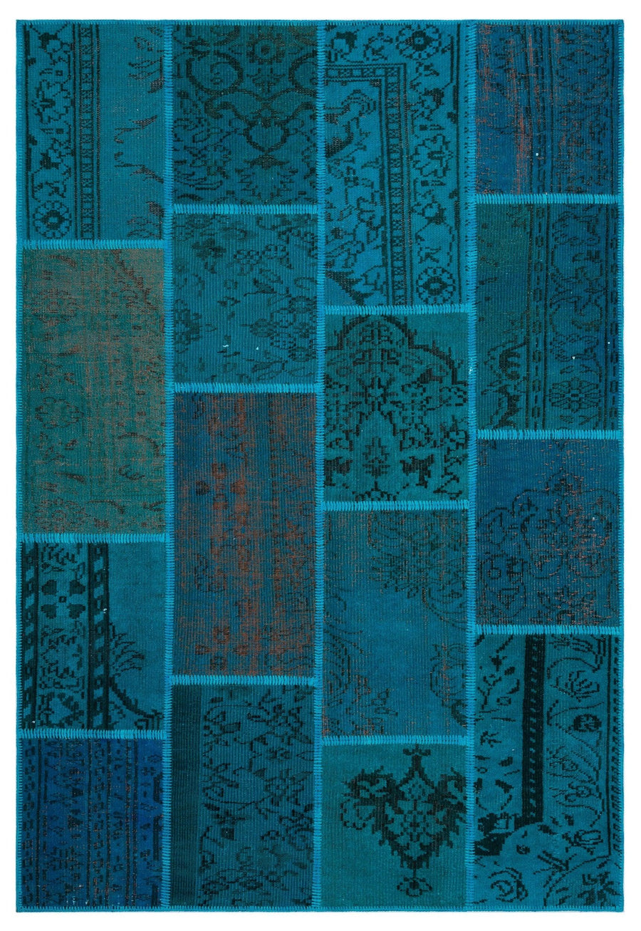 Turquoise & Blue Patchwork Wool Rug 158x230 cm (5'2" x 7'7") – in the living room