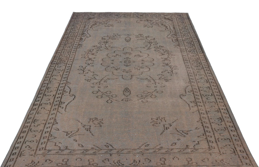 Gri Anadolu Eskitme Madalyonlu Yün Halı 169x248 - Özel Seri
