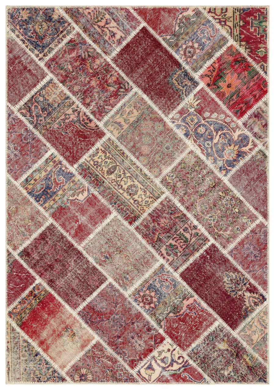 Red Hand-Woven Wool Patchwork Rug 163x232 cm (5'4" x 7'7") – in the living room
