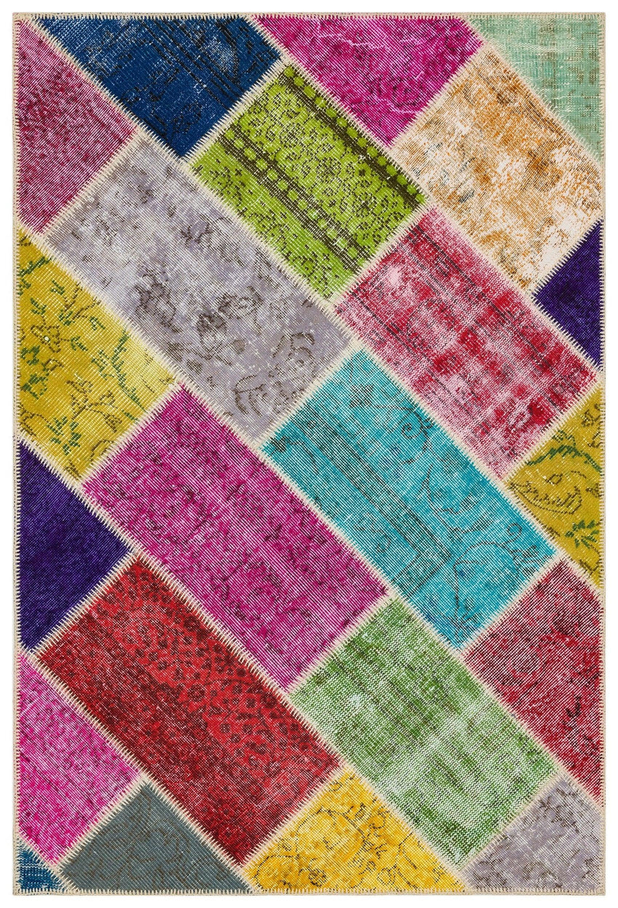 Mehrfarbiger handgeknüpfter Teppich mit geometrischem Muster 123x182 cm – im Wohnzimmer