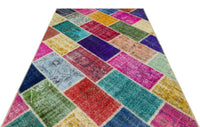 Geometric Vintage Turkish Wool Rug in Multicolor 162x229 cm (5'4" x 7'6")