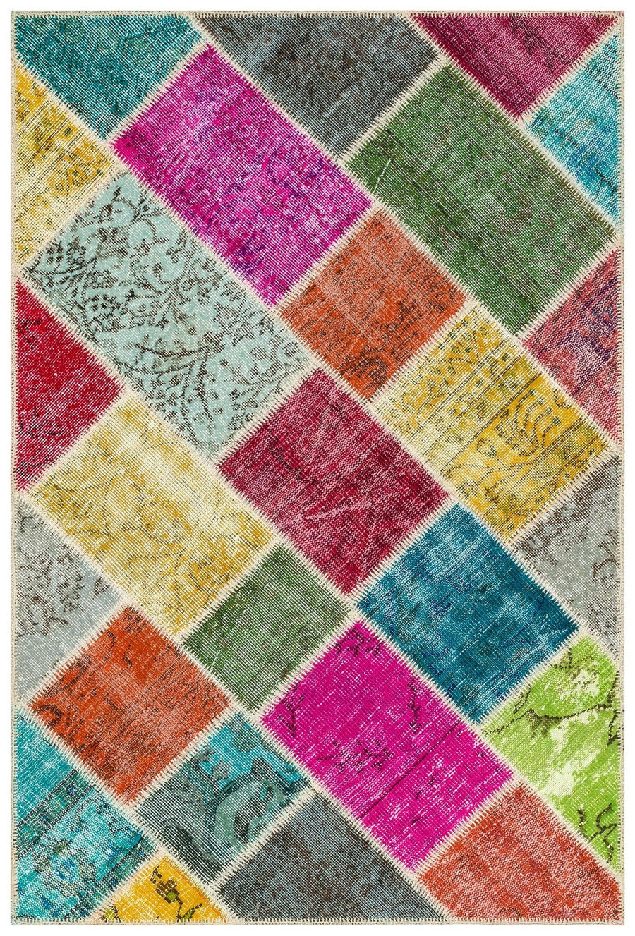 Multicolor Geometric Hand-Knotted Wool Rug 122x183 cm (4' x 6') – in the living room