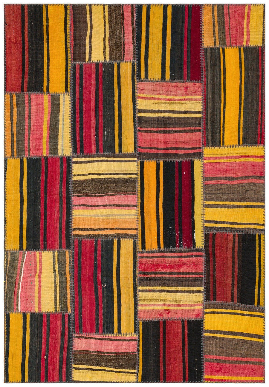 Colorful Ethnic Geometric Wool Flatweave Kilim Rug 157x228 cm (5'2" x 7'6") – in the hallway