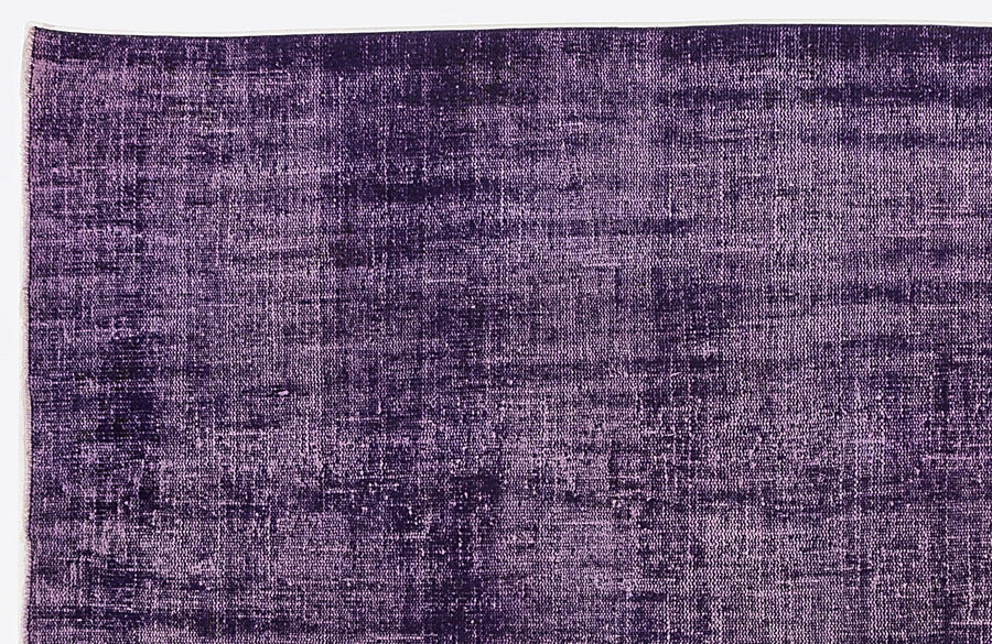 Solid Red Distressed Hand-Knotted Wool Rug 155x272 cm (5'1" x 8'11") – in the living room