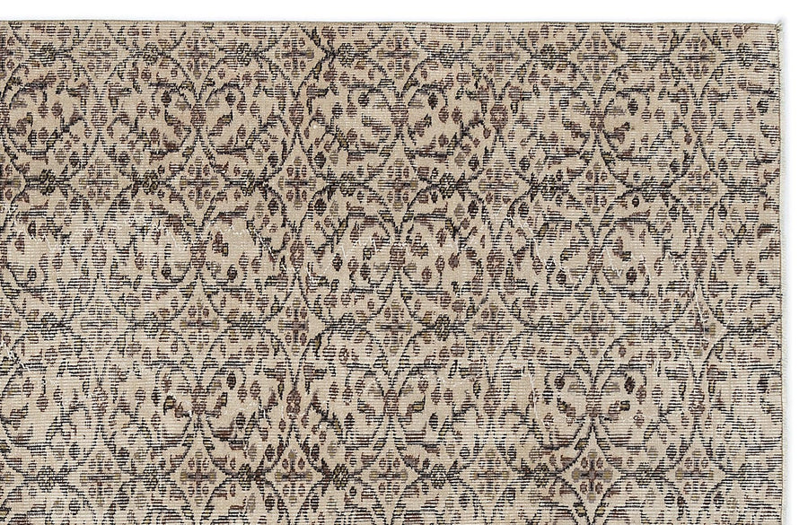 Beige & Brown Geometric Hand-Knotted Turkish Rug 163x276 cm (5'4" x 9'1") – in the living room