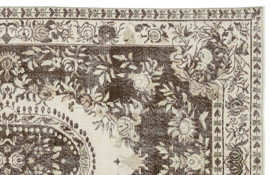 Brown & Cream Floral Hand-Knotted Wool Rug 159x271 cm (5'3" x 8'11") – in the living room