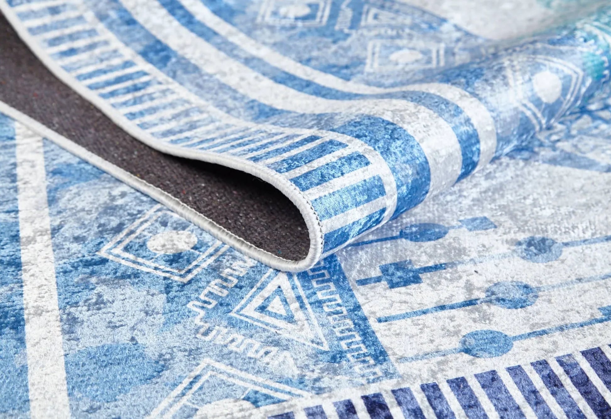 Kamiensk Mavi Figürlü Dijital Baskı Halı Halınet