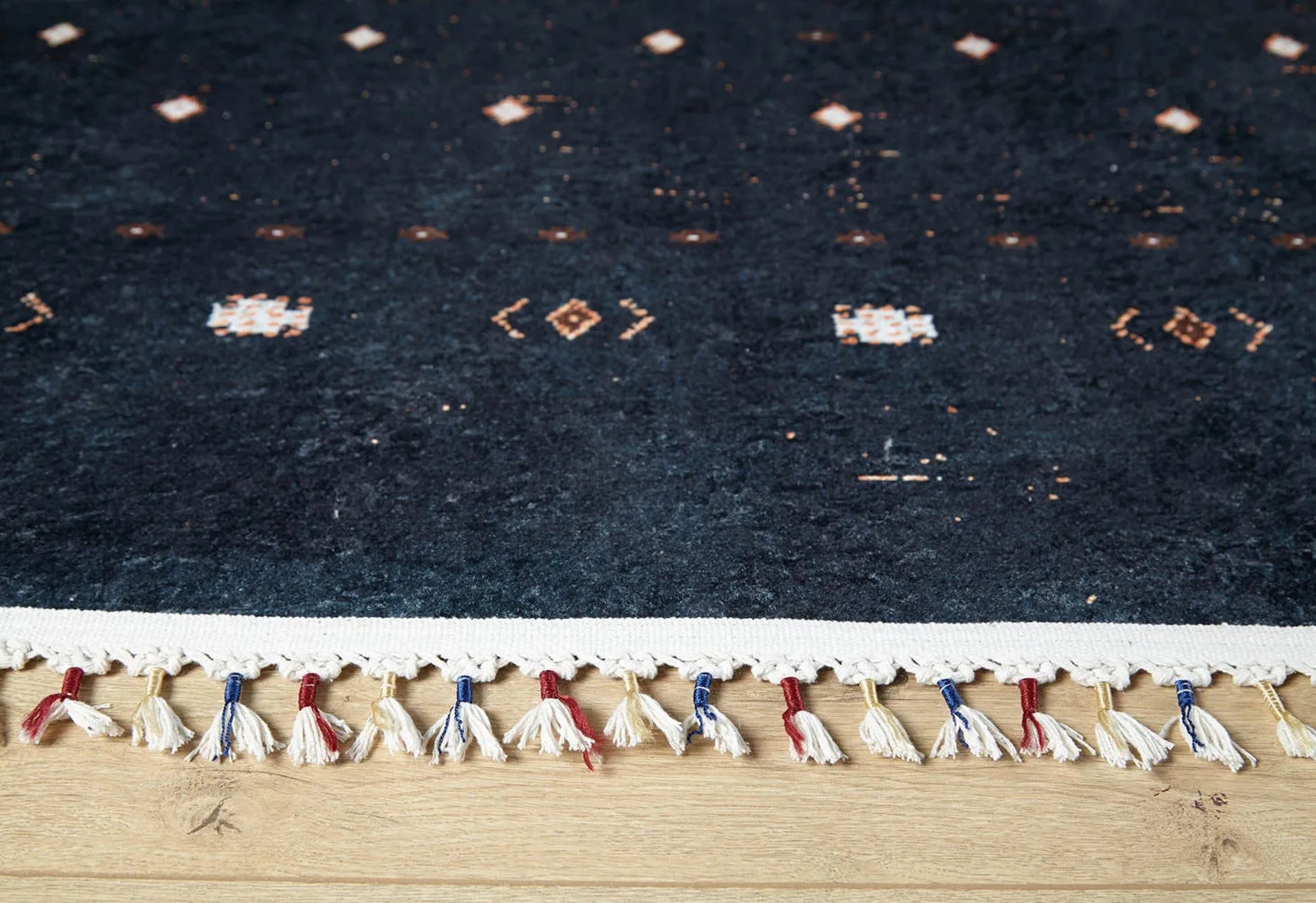 Antrasit Siyah Modern Halı - Yıkanabilir - Kaymaz Taban - Pati Dostu