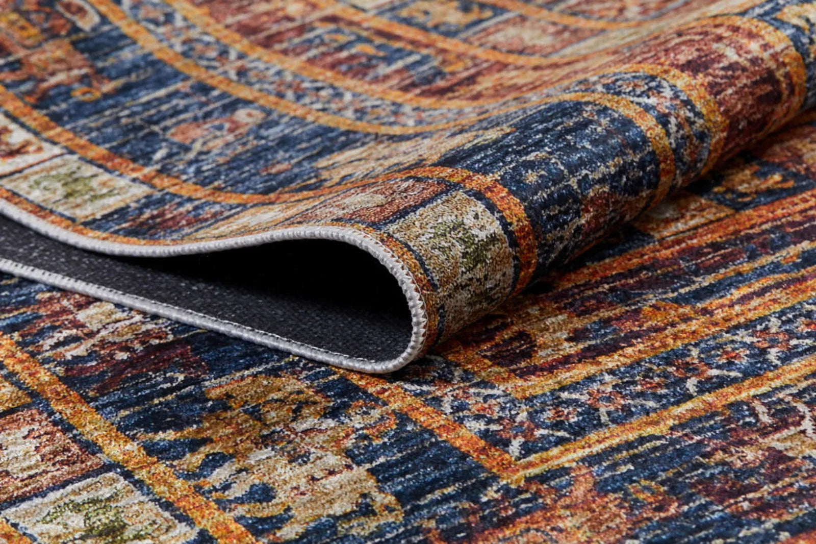 Klasik Desenli Modern Halı - Yıkanabilir - Kaymaz Taban - Pati Dostu