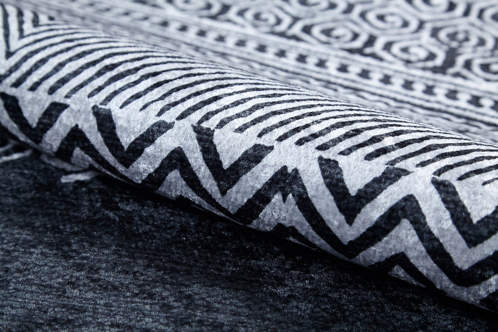 Saltillo Siyah Geometrik Dijital Baskı Halı Halınet