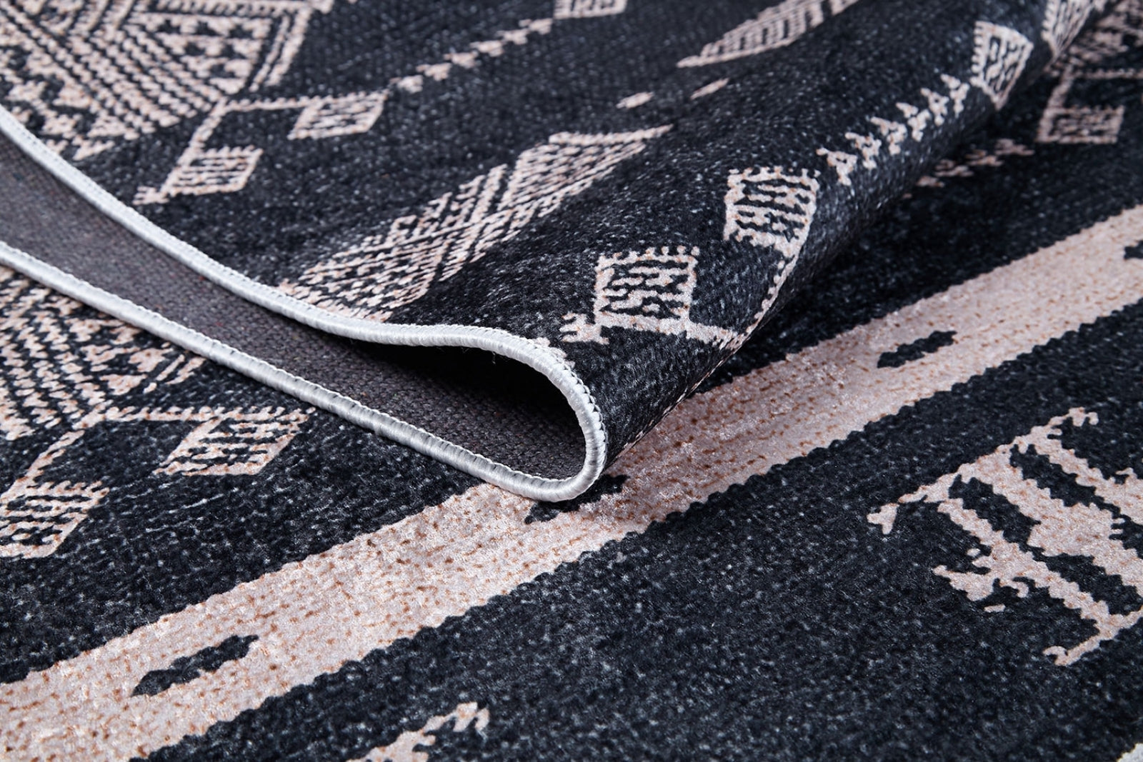 Ixtapaluca Siyah Geometrik Dijital Baskı Halı Halınet