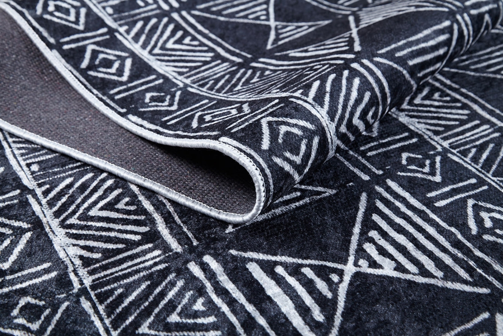 Romero Siyah Geometrik Dijital Baskı Halı Halınet