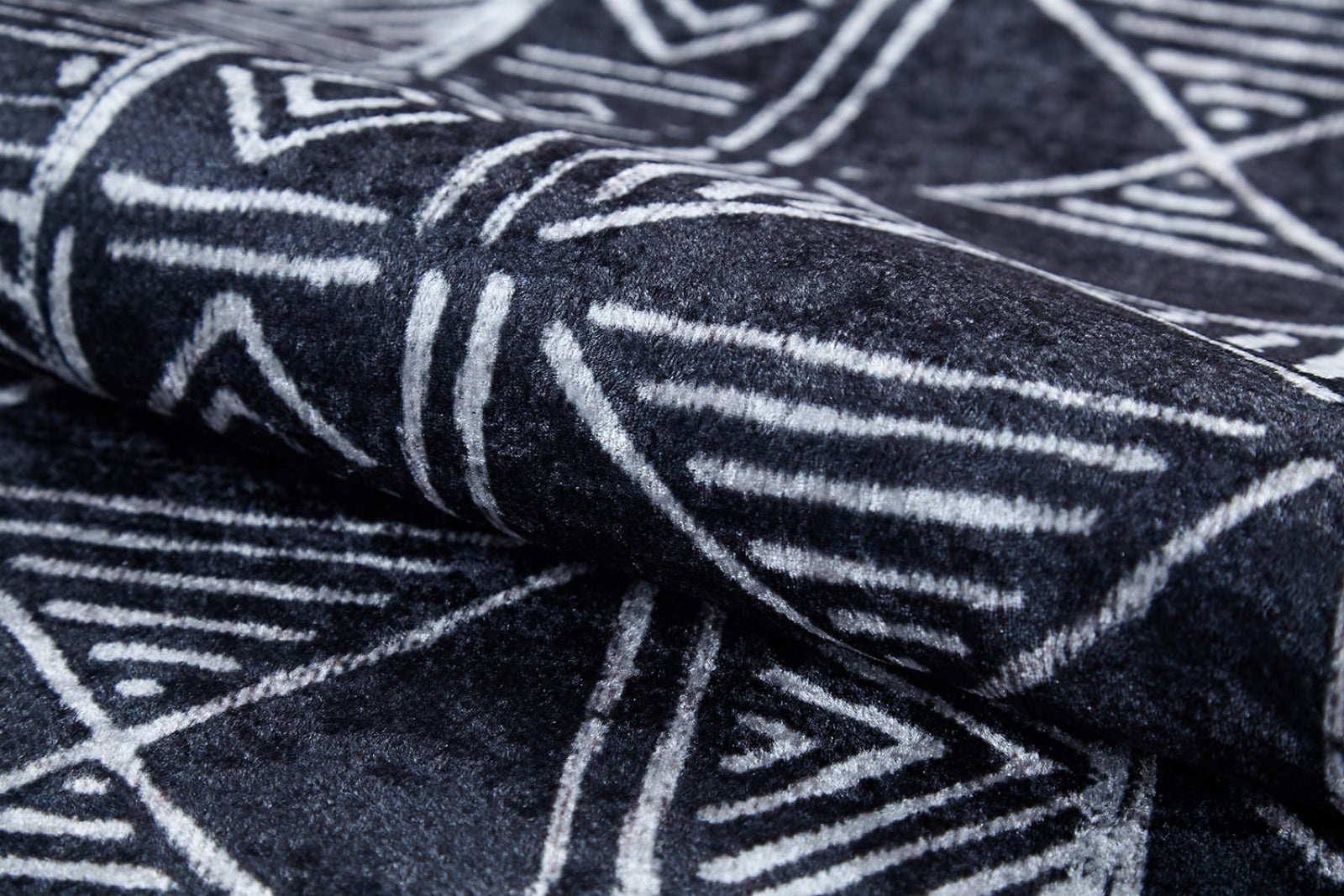 Romero Siyah Geometrik Dijital Baskı Halı Halınet