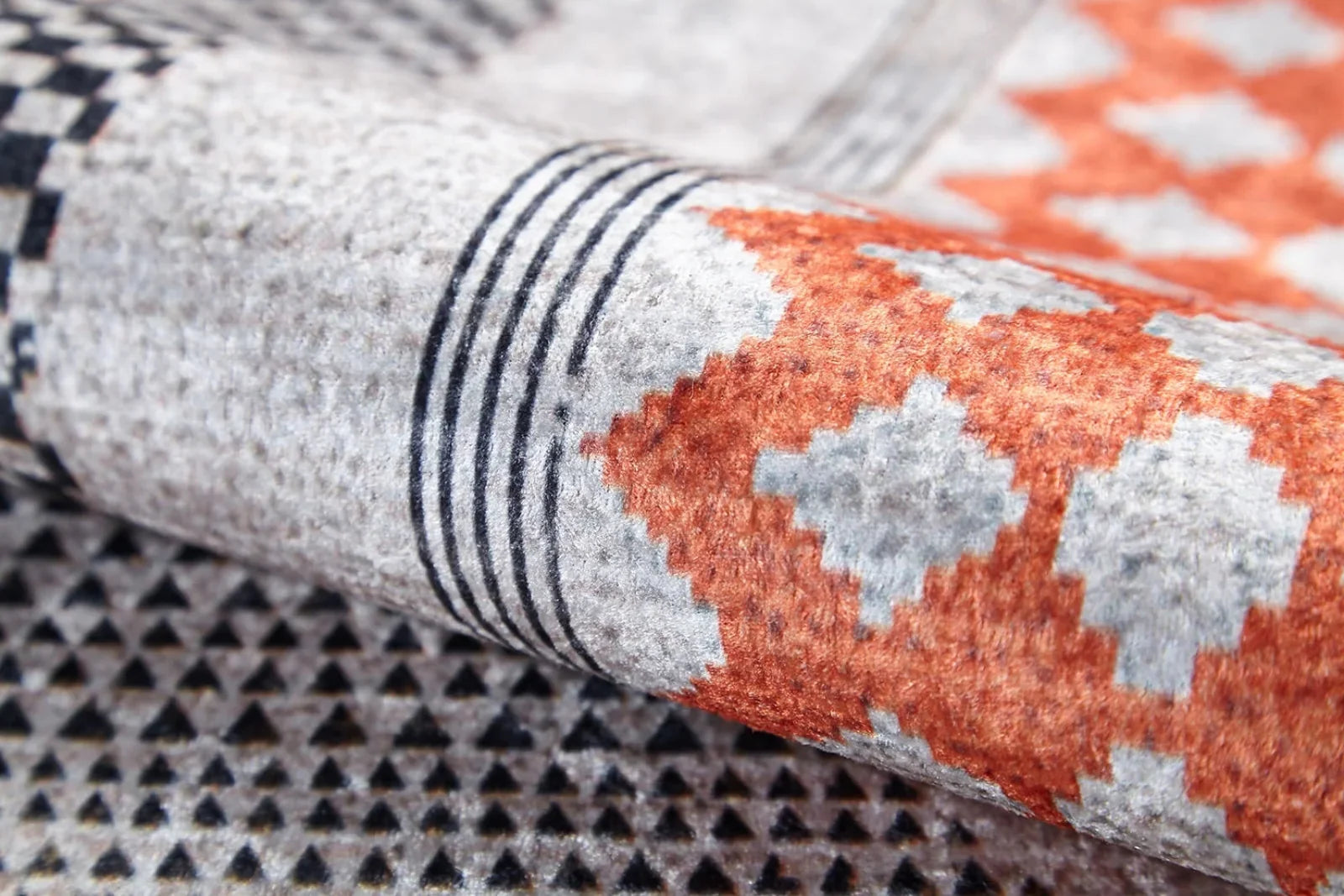 Gri Geometrik Minimalist Halı - Yıkanabilir - Kaymaz Taban - Pati Dostu
