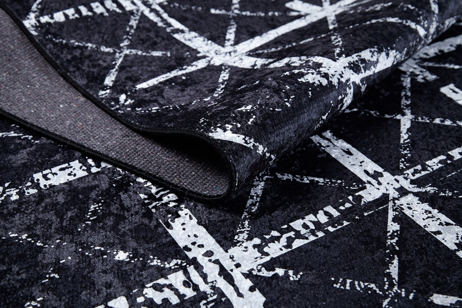 Meshed Siyah Çizgili Dijital Baskı Halı Halınet