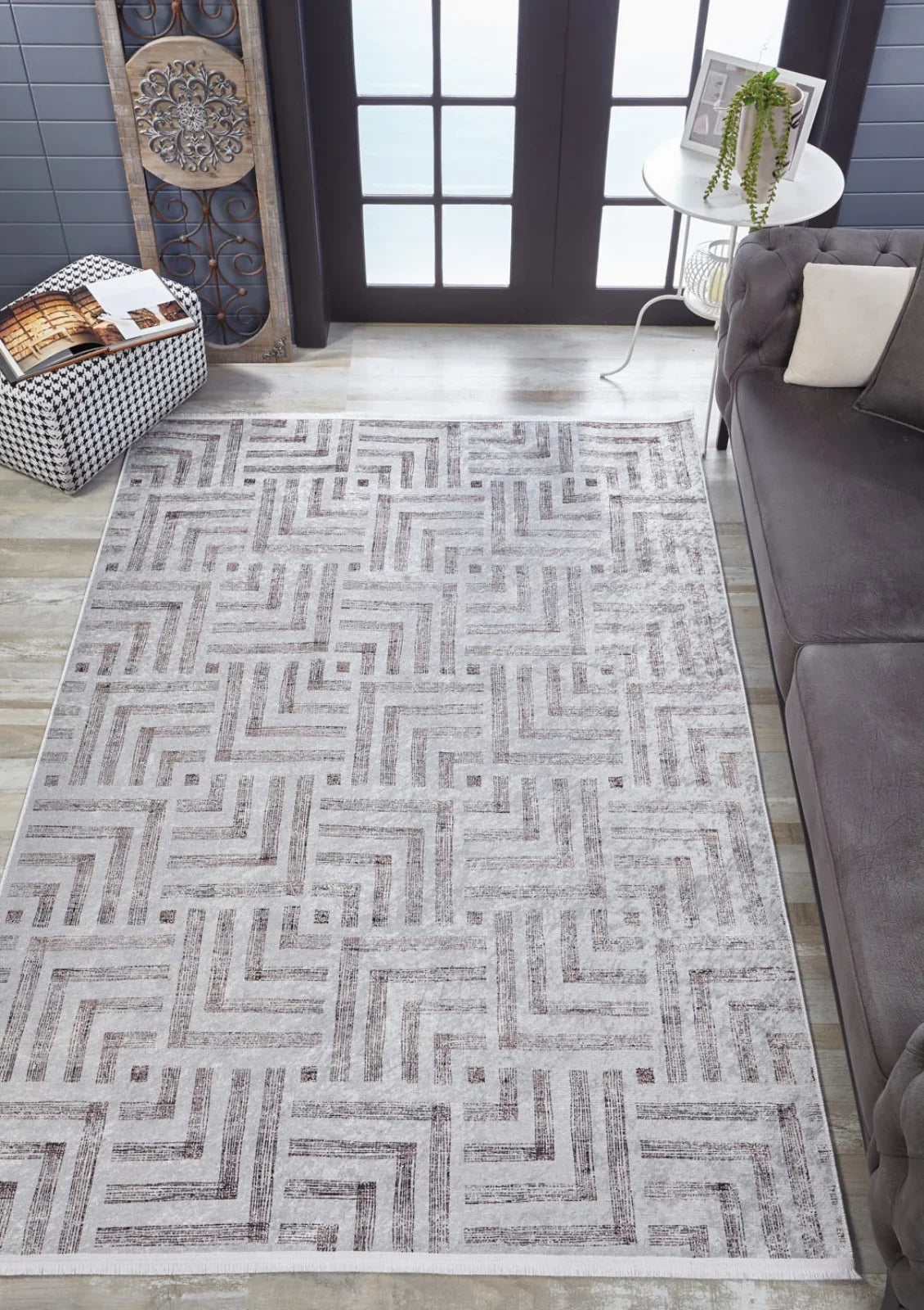 Gri Geometrik Labirent Desenli Halı - Yıkanabilir - Kaymaz Taban - Pati Dostu