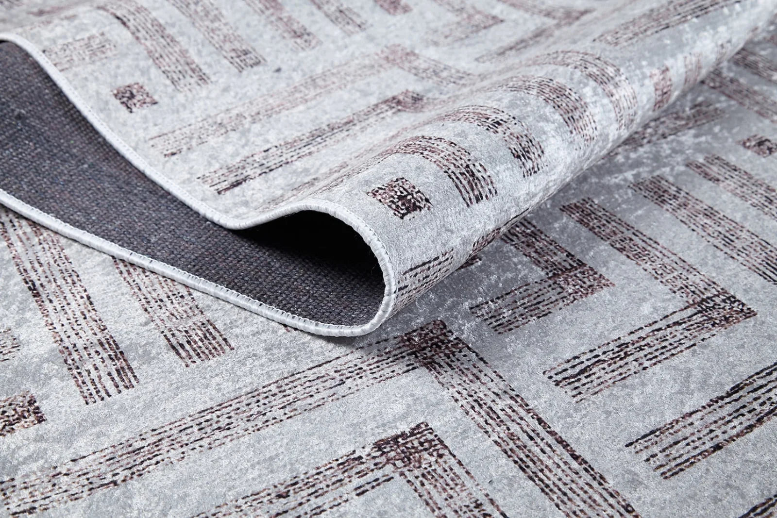 Gri Geometrik Labirent Desenli Halı - Yıkanabilir - Kaymaz Taban - Pati Dostu