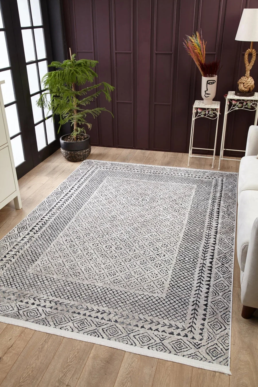 Beyaz Gri Klasik Desenli Modern Halı - Yıkanabilir - Kaymaz Taban - Pati Dostu