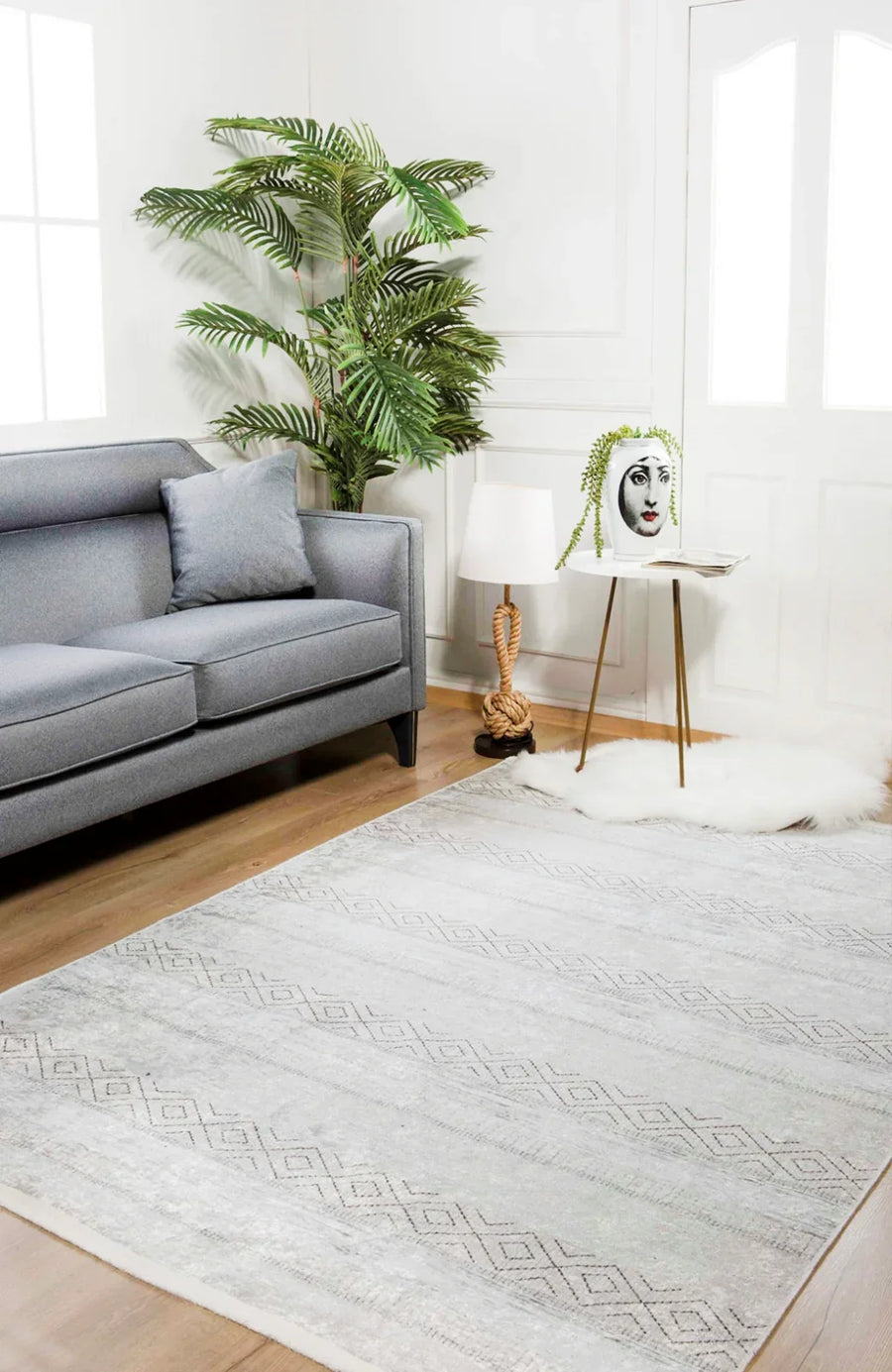 Beyaz Krem Dokulu Minimalist Halı - Yıkanabilir - Kaymaz Taban - Pati Dostu