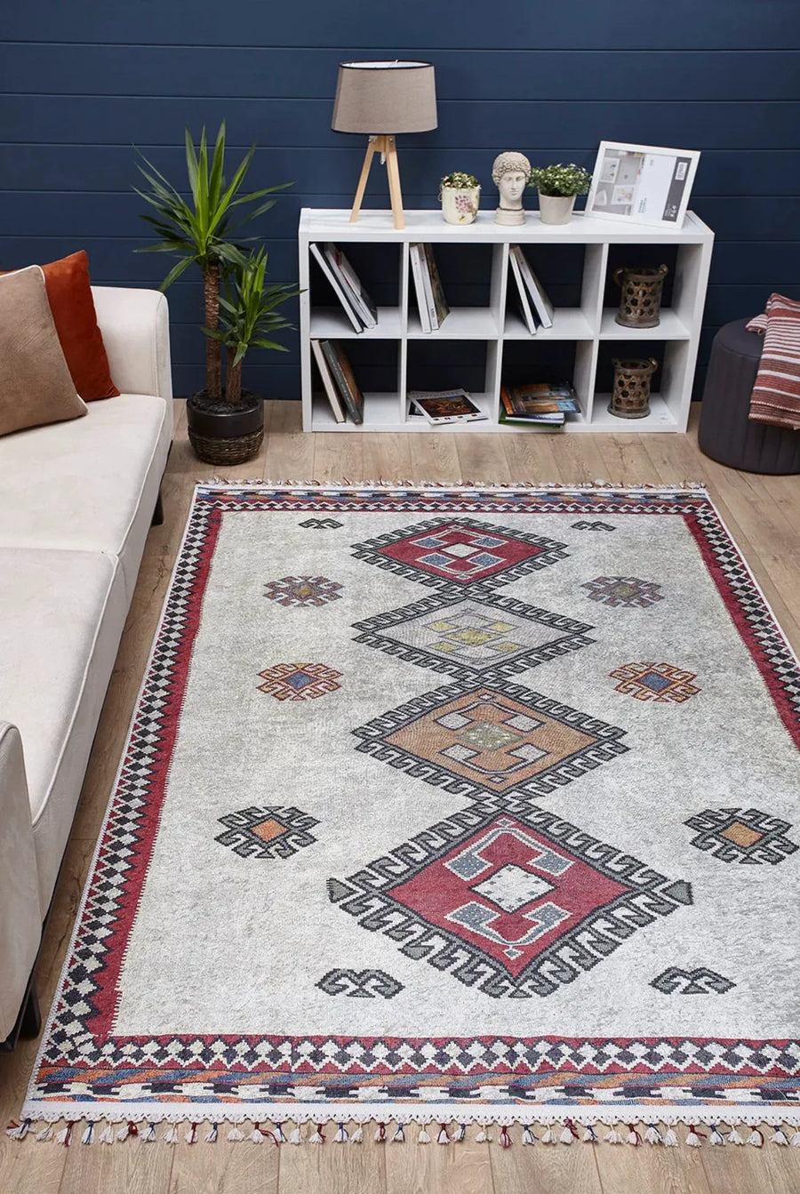 Gri Kırmızı Etnik Geometrik Halı - Yıkanabilir - Kaymaz Taban - Pati Dostu